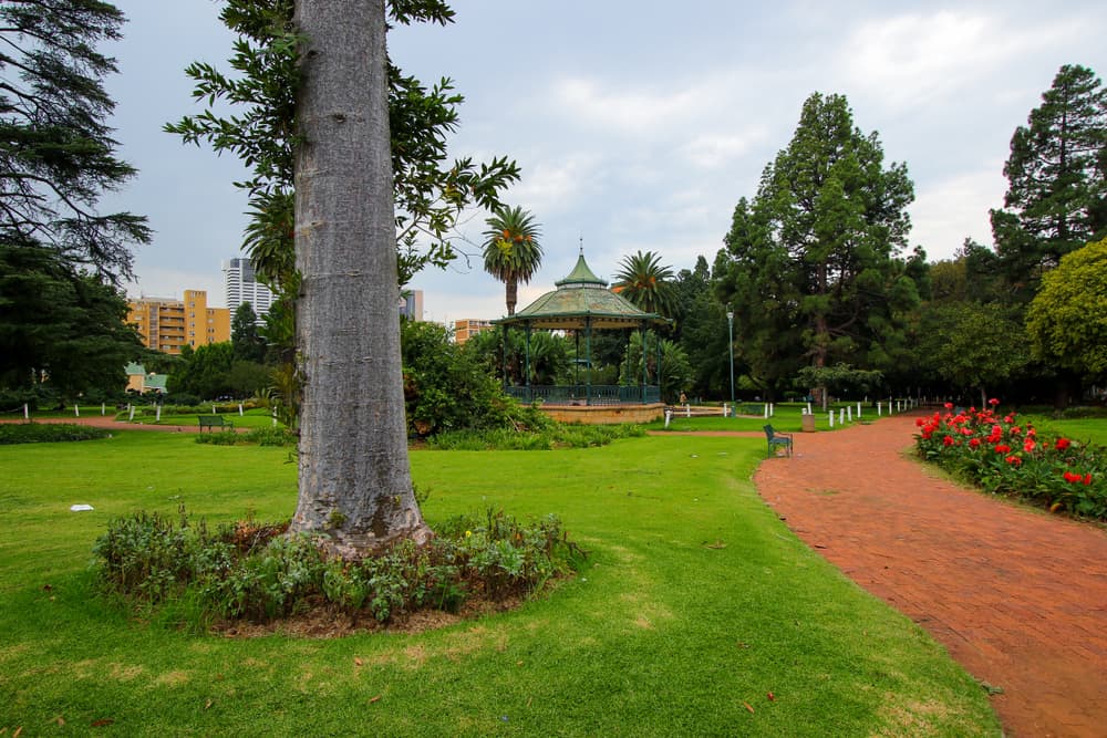 ccimage-shutterstock_1087256870 Burgers Park