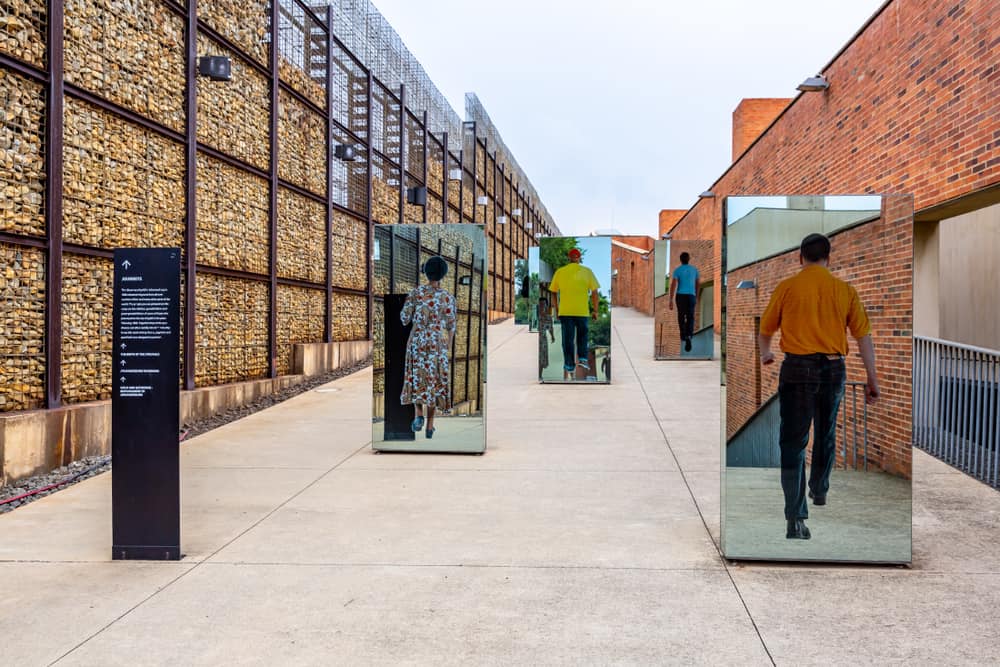 ccimage-shutterstock_1349791415 Apartheid Museum