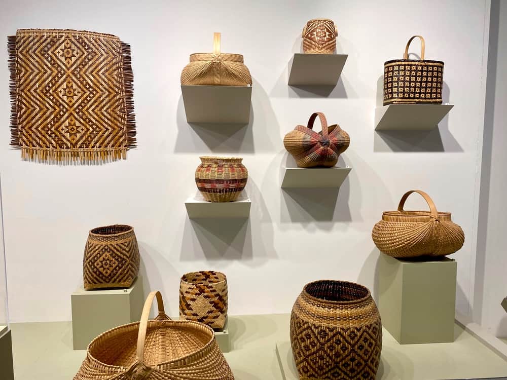 ccimage-shutterstock_2031472985 Folk Art Center