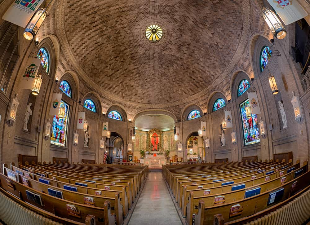 ccimage-shutterstock_227273914 Basilica of Saint Lawrence