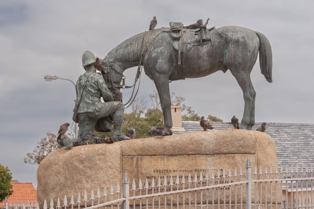 ccimage-shutterstock_2298448809 Horse Memorial