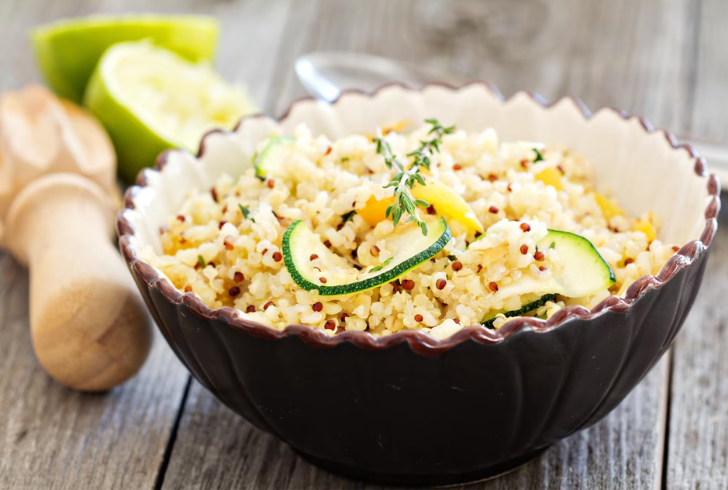 boost-muscle-mass-with-quinoa-a-seed-rich-in-protein-fiber-complex-carbs-and-essential-minerals